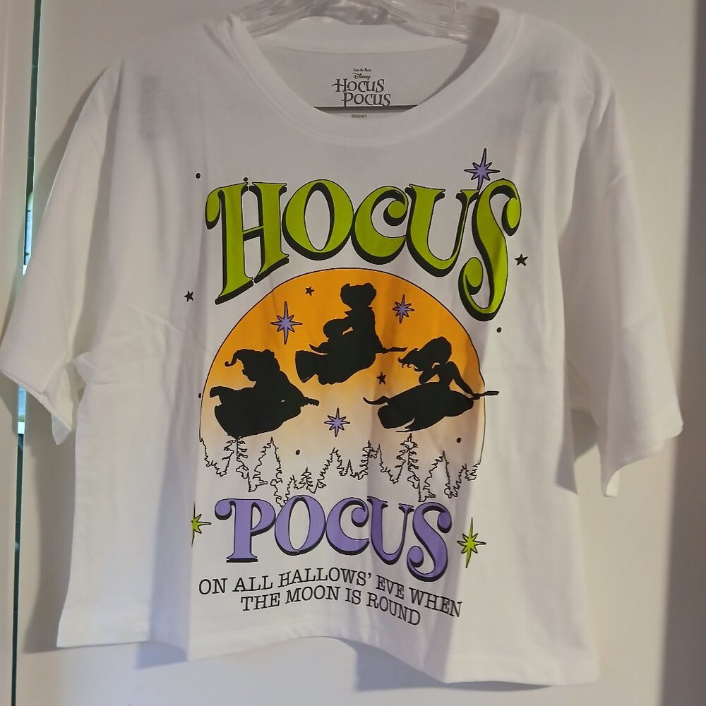 Love Tribe Women's Hocus Pocus Graphic Short Sleeve Tee Junior SZ M NWT